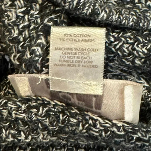 Ann Taylor Loft Women’s Small Heather Gray Sweater With Button Detailed Shoulder - Picture 7 of 7